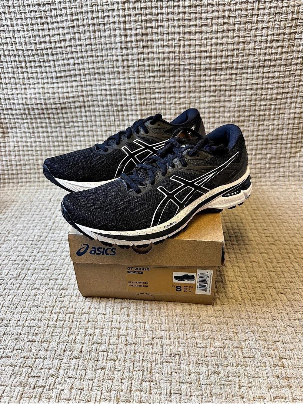 ASICS GT-2000 9 Women's Athletic Shoes Black & White US 8